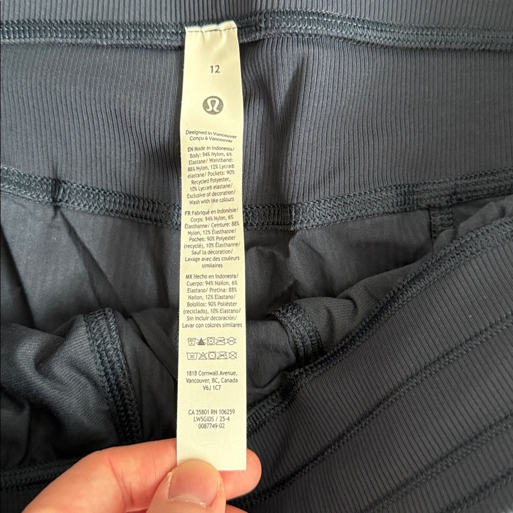 Lululemon Dance Studio Mid-Rise Pant *Short in True Navy Size 12 - Picture 4 of 7